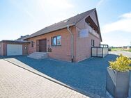 PHI KÖLN - Vielseitiges Zweifamilienhaus mit Garten in ruhiger Lage von Elsdorf-Giesendorf! - Elsdorf (Nordrhein-Westfalen)
