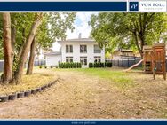 Stilvolle Villa mit traumhaften Aussichten auf großem grün angelegtem Grundstück im Süden von Berlin - Blankenfelde-Mahlow
