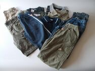 T-Shirts und Shorts 12 Artikel für Jungen Gr. 128 zu verkaufen. - Bielefeld