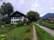 GR. HAUS MIT WEITEREM BAURECHT IN IDYLLISCHER LAGE, JEDOCH MITTEN IN UNTERWÖSSEN - Unterwössen