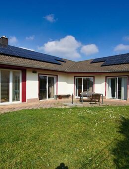 Bungalow mit sonnigem Grundstück und nachhaltiger Energieversorgung in Knapendorf. - Schkopau
