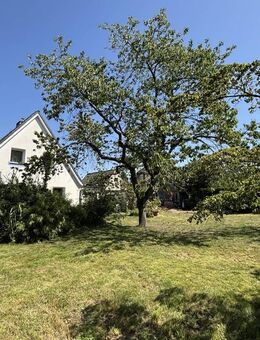EFH in Maschen mit Außenwanddämmung, neuen 3-fach vergl. Fenstern, Wärmepumpe - daher Energieklasse A - Seevetal