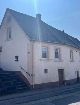 Renovierungsbedürftiges kleines Einfamilienhaus mit großem Garten in ruhiger Lage in Waldfischbach- Burgalben - Waldfischbach-Burgalben