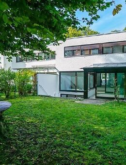 Familientraum im Bauhausstil - kernsaniert in ausgezeichneter und ruhiger Wohnlage - Gauting