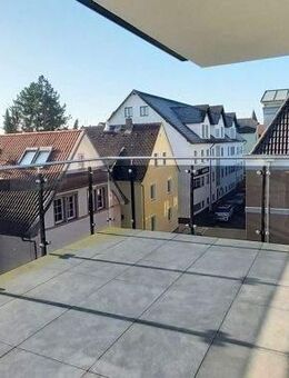 *Erstbezug! Hochwertige 5-Zimmer-Penthouse Wohnung, 2 Terrassen, Fußbodenheizung und eigener Aufzug* - Obertshausen