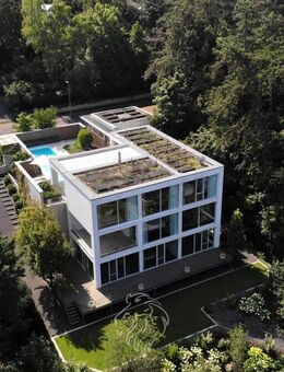 Spektakuläre Luxus-Villa mit parkartigem Garten, Outdoor-Pool und Blick ins Grüne - Würzburg