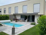 Exklusives Einfamilienhaus als Doppelhaushälfte mit Pool - Rümmingen