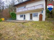 Zweifamilienhaus in sonniger Hanglage mit Weitblick in Richtung Schweiz in Stühlingen - Stühlingen