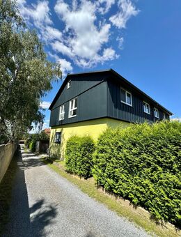 ==Stilvolles Wohnhaus mit großzügigem Raumangebot & modernen Kompfortin ruhiger Lagevon Auma== - Auma-Weidatal