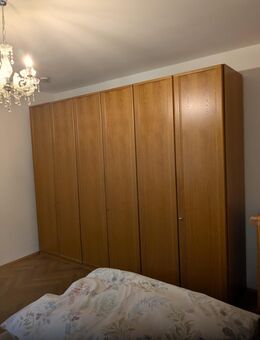 Großer italienischer Kleiderschrank in erstklassigem Zustand - Regensburg