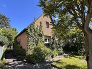 freist. Einfamilienhaus mit Erweiterungsmöglichkeit, großes Grundstück in Ruhiglage von Augustin-Ort - Sankt Augustin