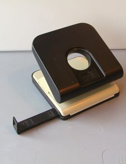 Locher NOVUS Master für Folio, A4, Quart, A5, A6 + 3x8 - Waldbreitbach