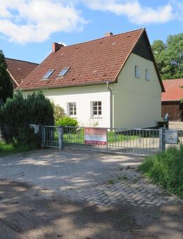 sehr gepflegtes Bauernhaus mit Stall, Scheune und Teich auf großem Grundstück - Nordwestuckermark