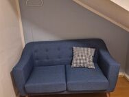 Blaues Zweisitzer Sofa - Hamburg