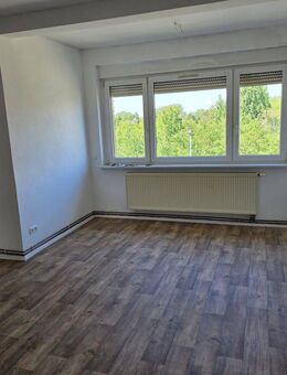 ! Wolfen - schöne 3-Raum-Wohnung - AB SOFORT ! M5 - Bitterfeld-Wolfen