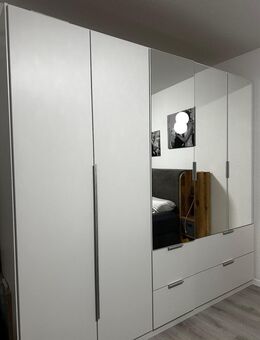Kleiderschrank - Stein Zentrum
