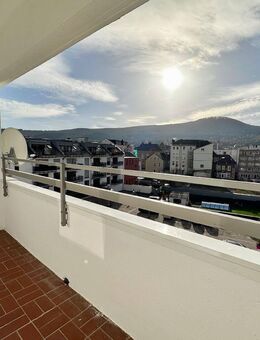 Erstbezug nach Renovierung! 3-Zimmerwohnung mit Aussichtsbalkon in Innenstadtlage von Bad Neuenahr! - Bad Neuenahr-Ahrweiler