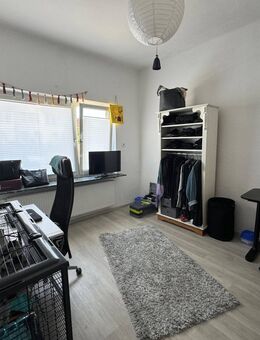 Zentral gelegene 4-Zimmer-Wohnung in Leer - inklusive Stellplatz und Einbauküche! - Leer (Ostfriesland)