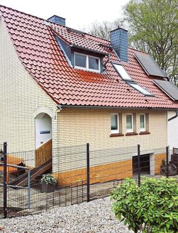 Freistehendes Einfamilienhaus mit 147 m² Wohnfläche und großem Sonnengrundstück in Adelebsen - Adelebsen