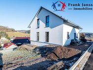 Freistehendes Einfamilienhaus - BJ 2023 - kfw55-Standard - Lüftungsanlage inkl. Klimafunktion - Neroth