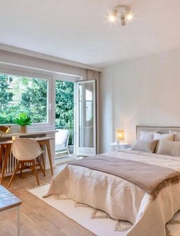 Bezugsfreie, frisch sanierte 2-Zimmer-Wohnung mit 2 Balkonen am Eilbekkanal - Hamburg