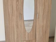 Kleiderschrank zu verschenken - München