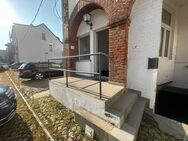 2-Raumwohnung mit Kamin, kleiner Terrasse, sep. Eingang, EBK - Erfurt