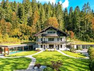 Erstbezug nach luxuriöser Revitalisierung: Prachtvolle Villa von 1915 mit Gäste- und Badehaus - Garmisch-Partenkirchen