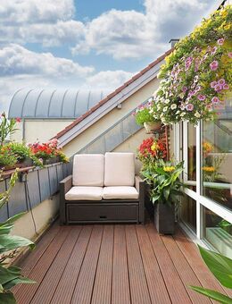 DG-Wohnung mit ca. 60 m² Gesamtfläche, Balkon und toller Aussicht - Leinfelden-Echterdingen