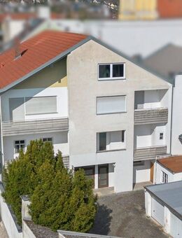 Ensembleschutz: Wohn- und Geschäftshaus mit Jurastadl und großem Garten in Kelheim - Kelheim