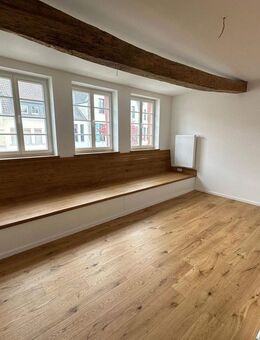 Zentral, modern und gemütlich! Traumhafte 3-Zimmer-Dachgeschosswohnung mit Terrasse in Rheinbach - Rheinbach