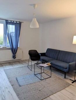 Renditepaket in Süderholz: 2 3-Zi.-Wohnungen + Garagen, Garten & Bungalow - Süderholz