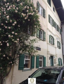 Historisches Haus mit zusätzlichen Geschäfts- Büroflächen aus dem Jahre 1577 am Marktplatz - Neubeuern