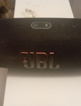 Biete diesen beiden JBL Charge 5 an - Eisleben (Lutherstadt)
