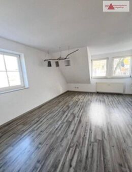 Moderne 1-Raum-Wohnung mit Einbauküche und PKW-Stellplatz im Zentrum von Schlettau! - Schlettau