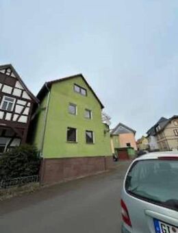 Großes Zweifamilienhaus mit Ausbaureserve in zentraler Ortskernlage von Fernwald - Albach - Fernwald
