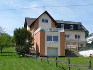 Voll vermietetes Mehrfamilienhaus mit guter Rendite in ruhiger Lage von Urschmitt, Nähe Cochem - Urschmitt