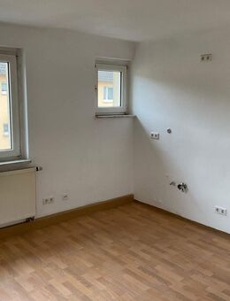 Anmietung nur mit Wohnberechtigungsschein möglich! 2-Zimmer-Wohnung kurzfristig verfügbar - Sulzbach-Rosenberg