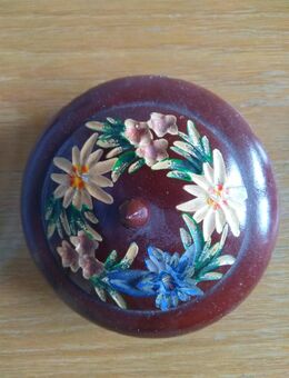 Runde Holzdose mit Edelweiß und Enzian als zierliches Schmuckkästchen - Hannover