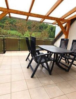 PANORAMA-AUSSICHT, Gepflegtes Einfamilienhaus, umfangreich modernisiert, 2 Garagen und angelegtem Garten - Ringgau