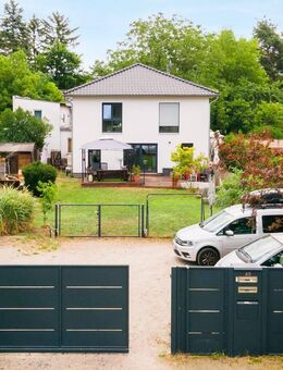 Flexible Nutzung unter zwei Dächern! Moderne Stadtvilla mit Remise in Petershagen - Petershagen (Eggersdorf)
