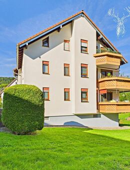 Einziehen & Wohlfühlen: 3-Zimmer-Wohnung mit EBK, zwei Balkone und Außenstellplatz - Bad Herrenalb