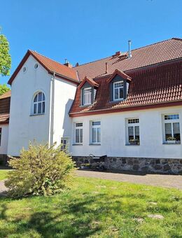 Freie Wohnung - Historisches Gutshaus als Mehrfamilienhaus kurz vor der Insel Usedom - Lühmannsdorf