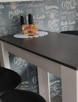 Hochtisch 1200x600 mm mit 4 x Höhenverstellbaren Stühlen - Lippstadt