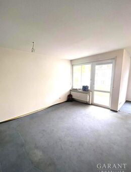 * Sofort freie 3 Zimmer-Wohnung mit Balkon, TG-Stellplatz und Keller * - Fellbach