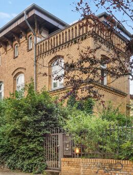 Großzügige Dachgeschosswohnung mit Dachterrasse und Garten im Berliner Westend - Berlin