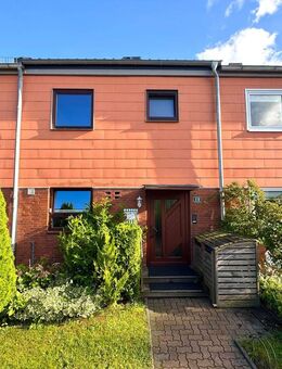 Groß Grönau: Teilmodernisiertes RMH auf Erbpacht: Sonniger Garten, Garage & ausgebauter Dachboden - Groß Grönau