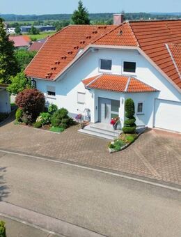 Familientraum: Zweifamilienhaus mit Platz für 2 Generationen! - Sauldorf