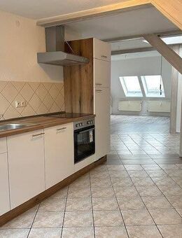 schöne offene 4 Zi.-DG-Wohnung mit neuer EBK und Balkon - Gera