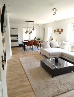 Teilsaniertes Ein- bis Dreifamilienhaus mit vielen Möglichkeiten - Steinmauern